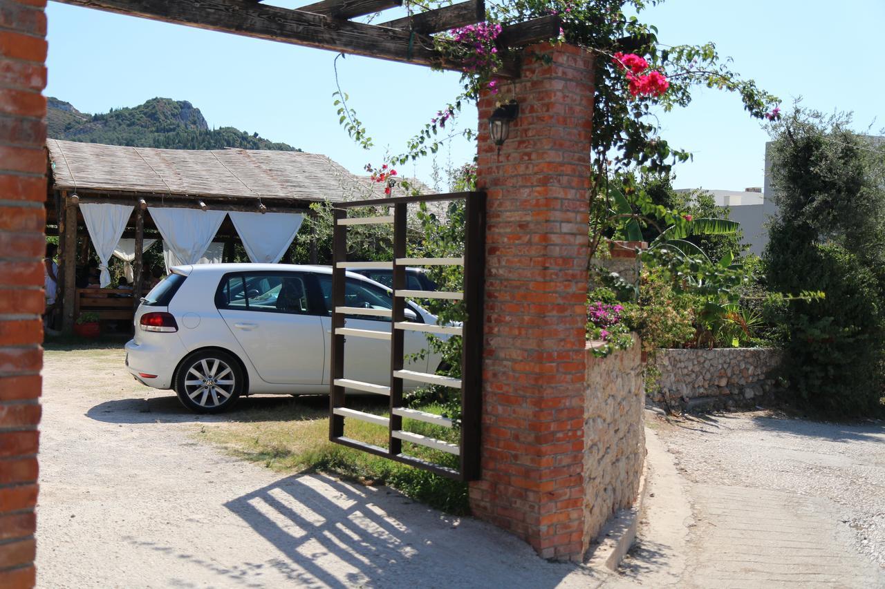 Guesthouse Vila Druri Dhërmi エクステリア 写真